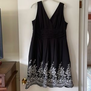 Dress Barn Cotton V-neck Sleeveless Black Dress with Embroidery Size 14W